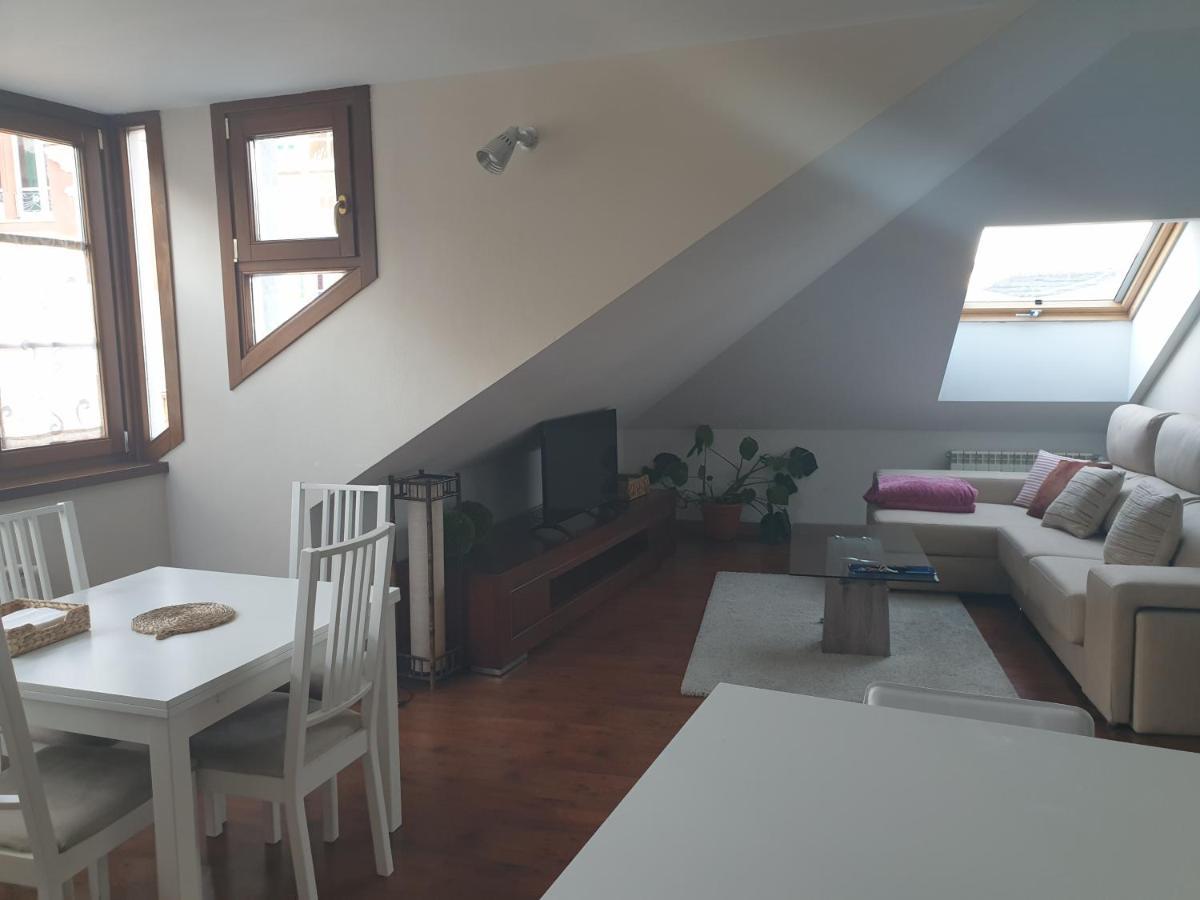 Atico Cine Colon Apartment Ribadeo Exterior foto